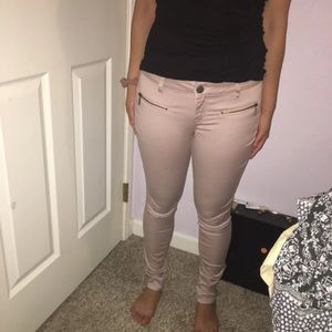 Light pink jeggings